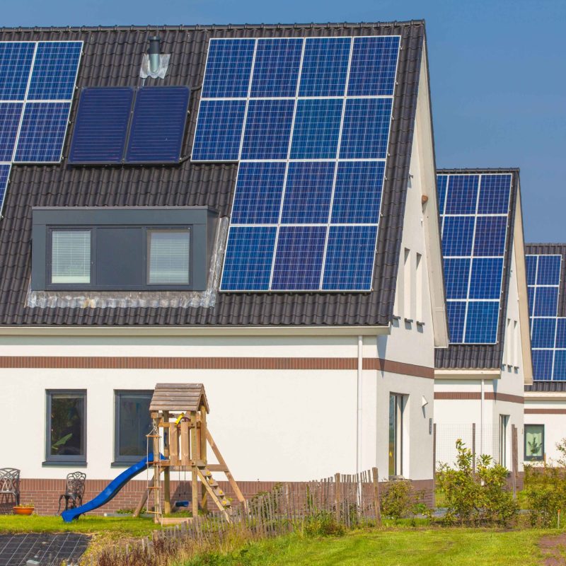 Paneles solares fotovoltaica Reformas Aerotermix Madrid instalación renovables